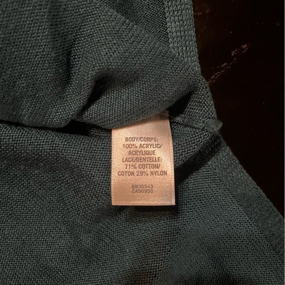 ⭐️2/$15 Van Heusen Lace Shoulders - Picture 3 of 3